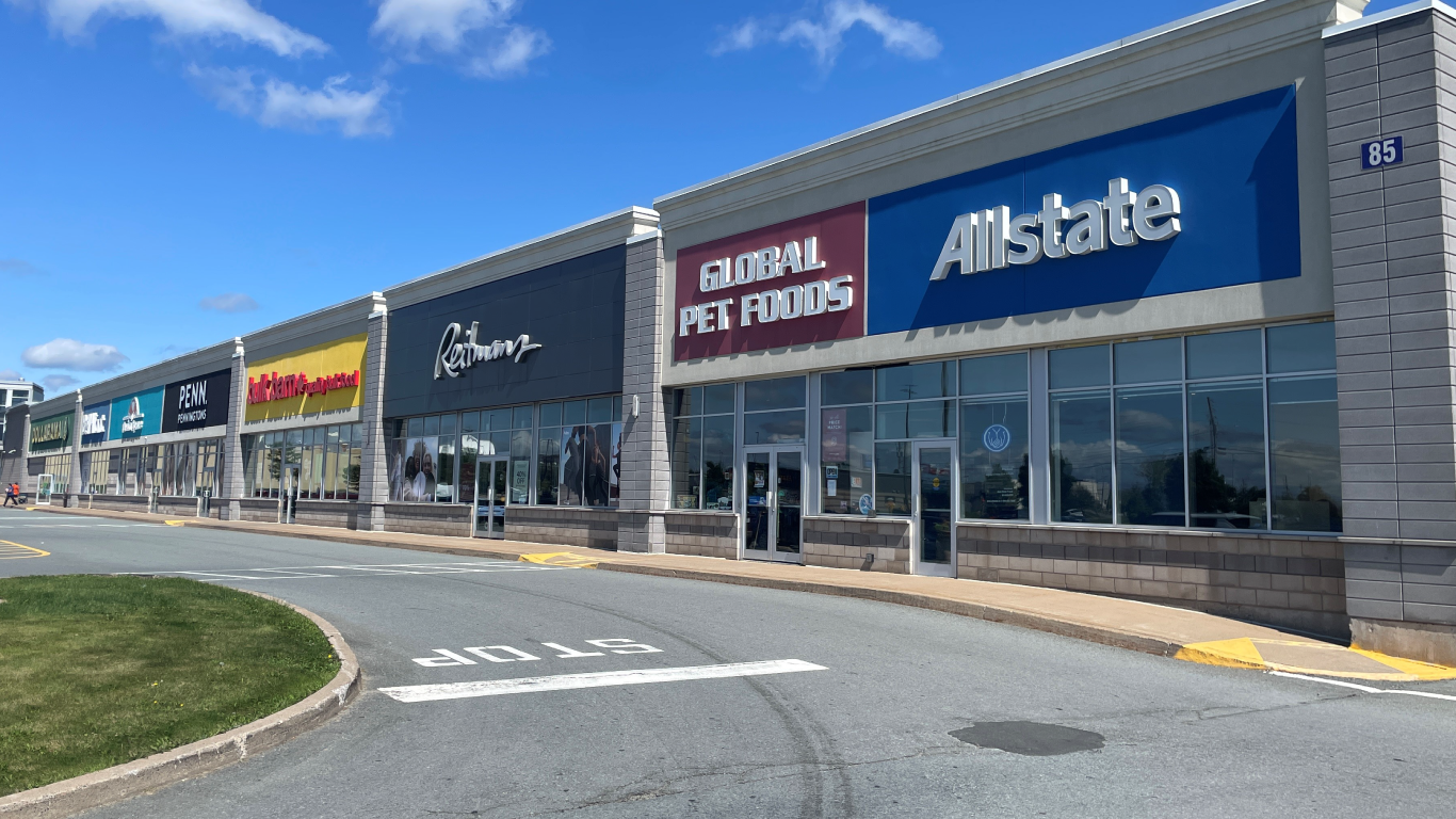 Bedford Commons Plaza