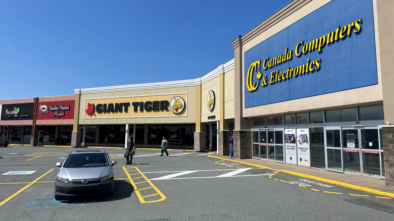 Chain Lake Drive Plaza