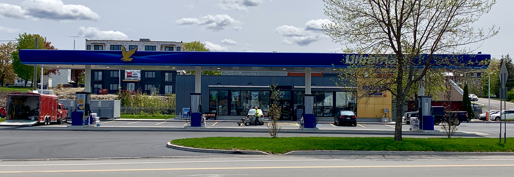 90 boulevard Taché ouest